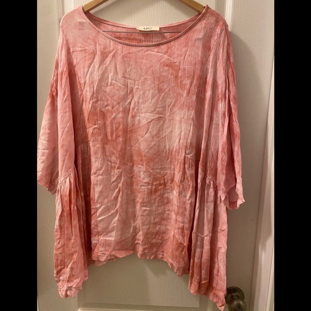 Light and Flowy Top. Boutique